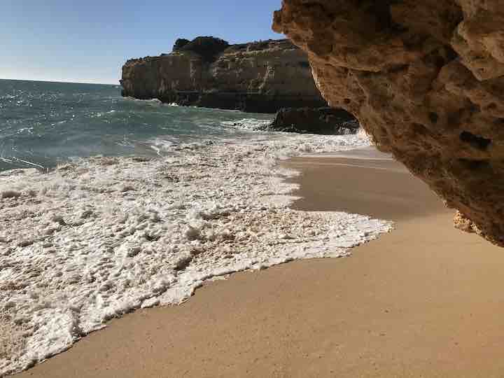 Schäumende Wellen Algarve