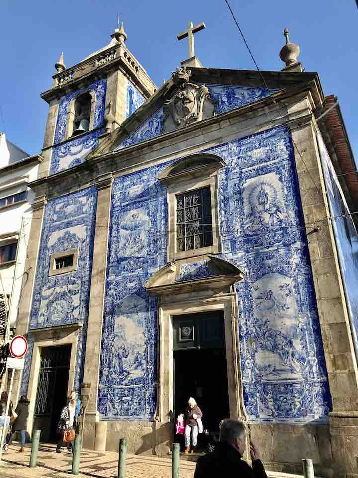 Gebäude mit Fliesen Porto