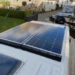 360 Watt Solarpanels auf dem Dach des Vans